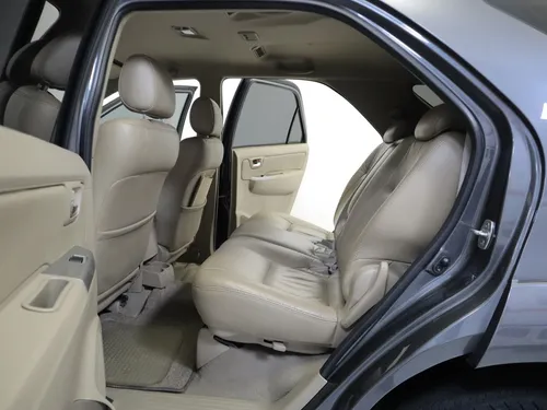 Toyota Fortuner 2.7 At 7psj 4x2