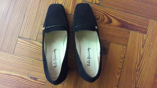 Zapatos Color Negro De Gamuza Talle 39, Estan Espectaculares
