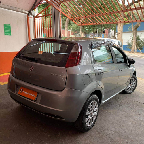 Imagem 4 de 10 de Fiat Punto 1.4 Attractive 8v Flex 4p Manual
