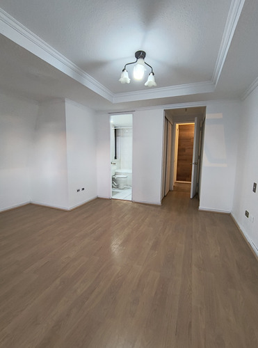 Departamento Cristóbal Colón A Pasos De La Rotonda Atenas