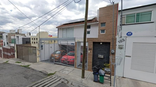 Casa Con Excelente Ubicación En Mar Del Rio, Col. Cd. Brisa, Naucalpan De Juárez. Arf