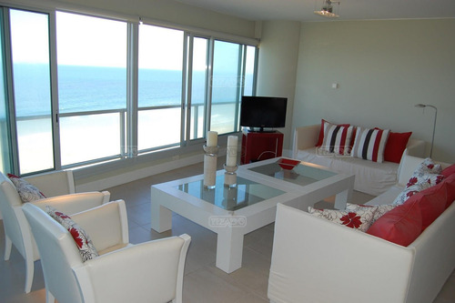 Imagen 9 de 30 de Apartamento Le Parc Piscina Piso Alto 3 Dormitorios Dependencia De Servicio Departamento En Venta Ubicado En Playa Brava, Punta Del Este, Punta Del Este / Maldonado