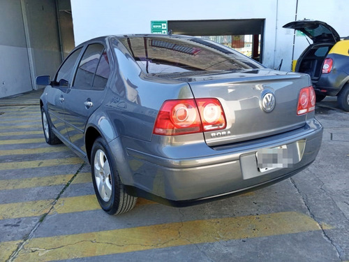 Volkswagen Bora 2.0 Nafta/gnc Full Con Techo Excelente Auto