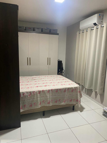 Casa Em Rua 2 Quartos Um Com Suite , Área Muito Ampla.