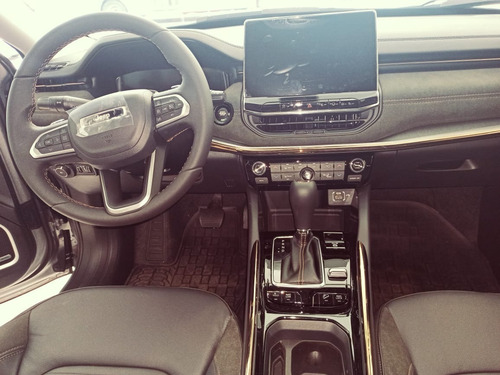Imagen 20 de 25 de Commander Limited 1.3 T270 2023*