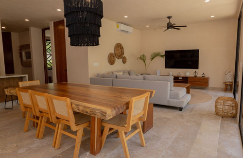 Villa De 4 Recamaras, Alberca Privada, Acabados De Lujo, Cuarto En Planta Baja, Pre-construccion En Venta Aldea Zama, Tulum.