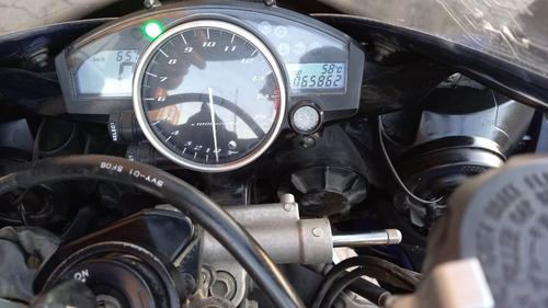 Imagen 6 de 13 de Yamaha R 1 2006