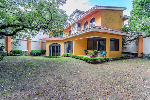 Elegancia Y Tranquilidad, Casa En Venta En Jardines Del Pedregal