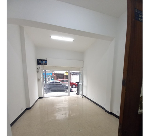 Imagen 6 de 8 de Local En Congreso - Sin Comisión - Dueño Directo 30 M2 (cond. De Ingreso Al Final) . No Posee Gas Y No Apto P/ Vivienda (solo Con Garantia Propietaria))