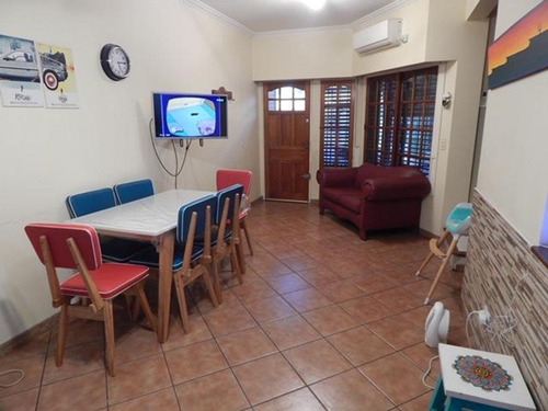 Imagen 5 de 13 de Triplex - Frente - 4 Ambientes - Cochera - Castelar Norte