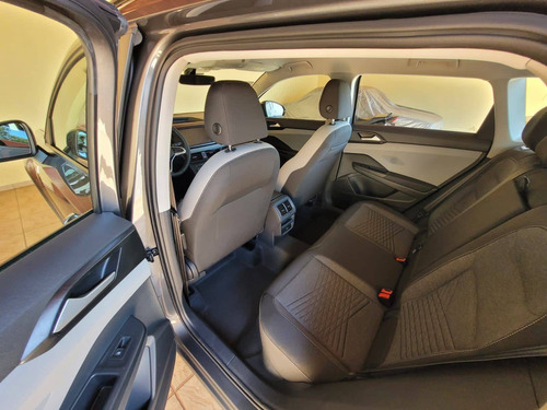 Imagem 8 de 12 de Volkswagen Taos 1.4 250 Tsi Total Flex Confortline