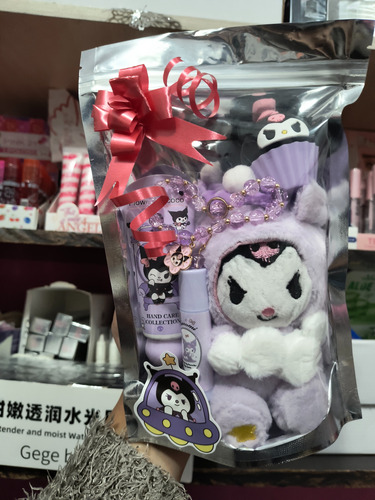 Set De Kuromi Bálsamo Crema De Manos Mini Peluche Pulsera