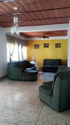 Imagen 4 de 12 de Casa En Av. Universidad En El Limon En Maracay
