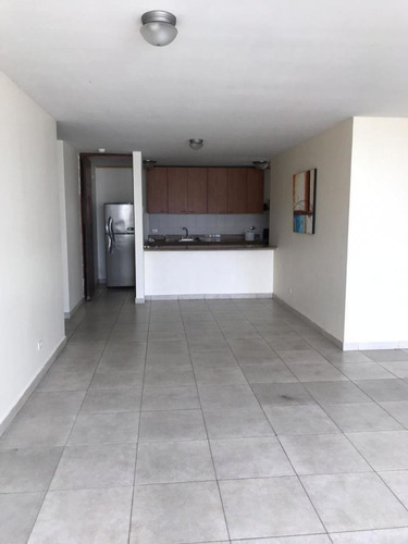 Venta De Apartamento En Ph Terrawind, San Francisco 19-11174