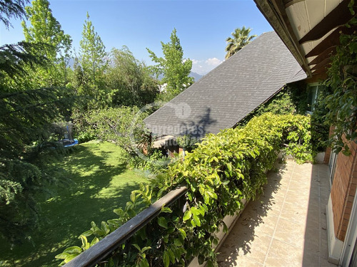 Casa En Venta De 5 Dorm. En Lo Barnechea