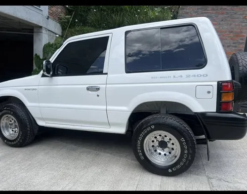 Mitsubishi Montero 2.4 V11
