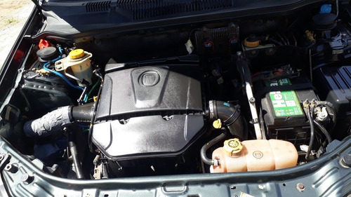 Fiat Strada 1.8 16v Adventure Cab. Dupla Flex Dualogic 2p