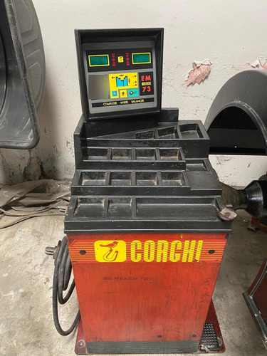 Imagen 4 de 6 de Balanceadora De Cauchos Corghi Italiana Modelo Em - 73
