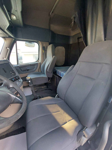 Freightliner Cascadia Dd15 475hp 18 Vel Cab 72 Std., 02 Oc