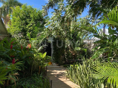 Imagen 14 de 30 de Casa En Venta En Avenida Colon Mérida Yucatán