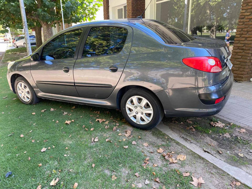 Peugeot 207 1.4 Sedan Xs 2011