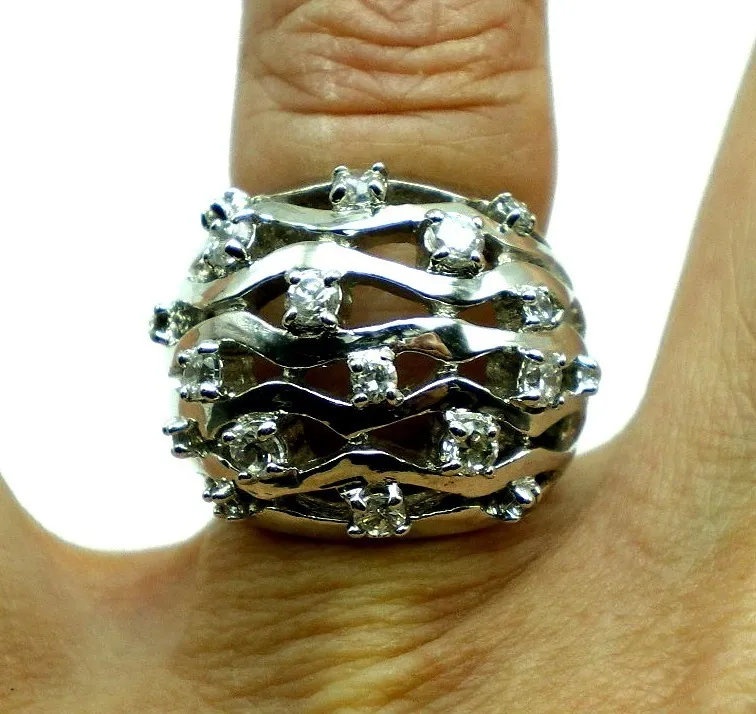Anillo Pagoda De Plata 925 Y Zafiros Blancos