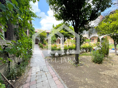 Formidable Monasterio Francés En Arriendo - Ñuñoa