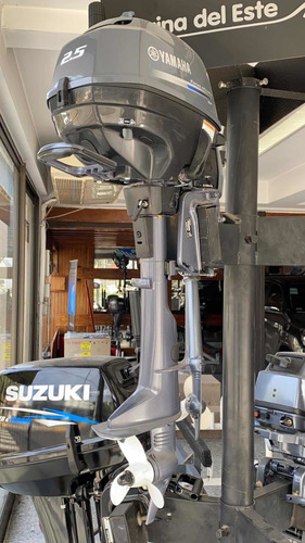 Imagen 1 de 7 de Motor Fuera De Borda Yamaha 3 Hp 2t Ohs Factura. Oferta