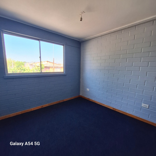 Se Vende Cómoda Casa 2 Pisos/3d/1b/ Amplio Patio Y 3 Est.