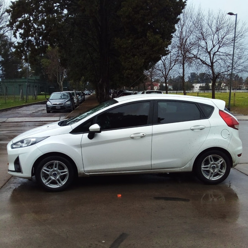 Imagen 8 de 15 de Ford Fiesta S Plus