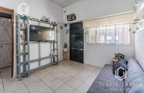 Venta Casa Tres Ambientes Con Pileta Y Jardín En Ituzaingo