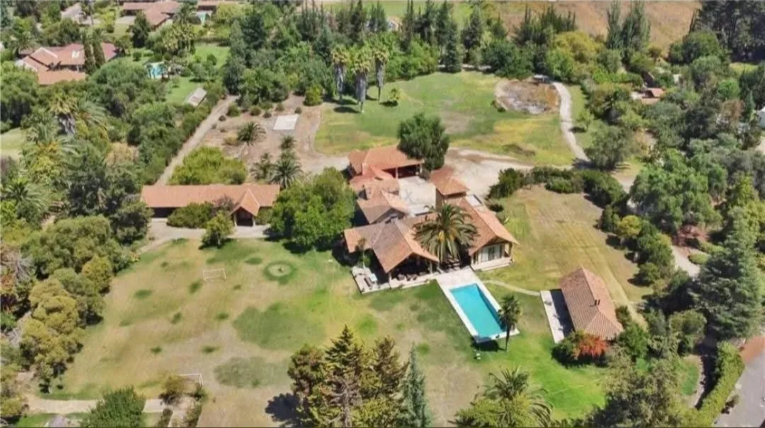 Imagen 4 de 9 de Gran Casa Calera De Tango, Lado Pavimento