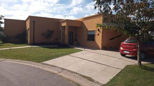 Imagen 3 de 24 de Casa En Venta En San Matias Con Pileta