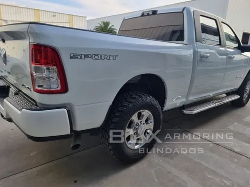 Dodge Ram 2500 8 Birlos Heavy Duty 2024 Nivel V-plus