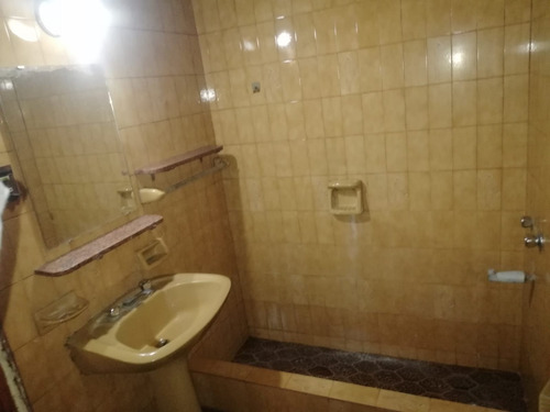 Imagen 7 de 11 de Ph De 4 Ambientes, 80 M2 A Refaccionar, Excelente Ubicación.