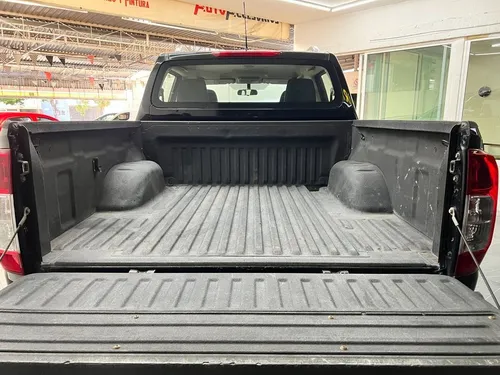 Nissan NP300 Frontier 2.5 Le Aa Mt