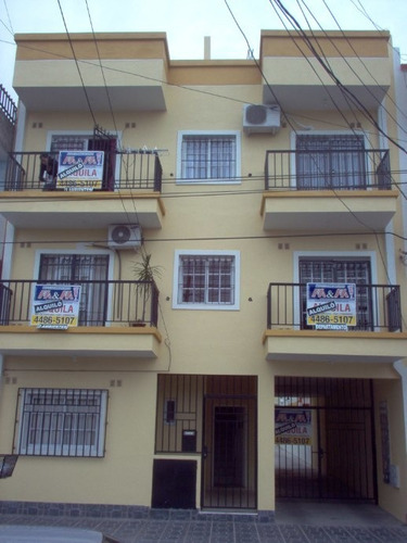 Departamento En Venta En Isidro Casanova