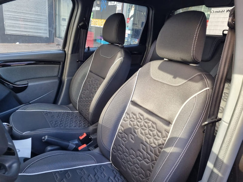 Renault Duster Oroch 2.0 Hilton Motors Co (descuenta Iva)