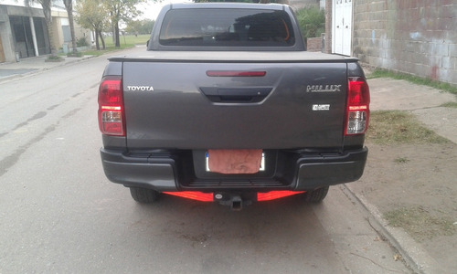 Imagen 8 de 11 de Toyota Hilux 2.4 Cd Dx 150cv 4x2 2016