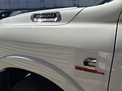 RAM 3500 6.7 I6 TURBO DIESEL LIMITED LONGHORN CD 4X4 AUTOMÁTICO