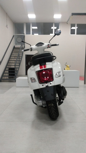 Imagen 4 de 22 de Vespa Gts 300 Racing Sixties -palermo Bikes-