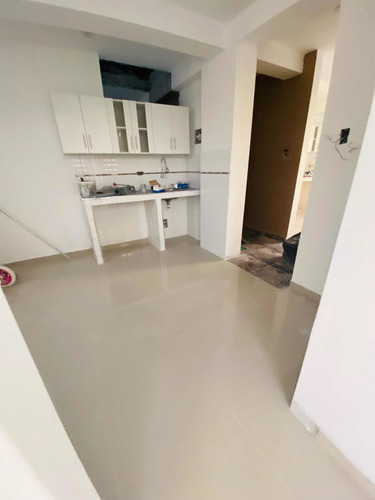 Alquiler De Mini Departamento 1 /2 Cuartos -san Juan De Lurigancho (estación Bayóvar)mariscal Cáceres