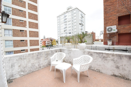 Apartamento En Peninsula, 2 Dormitorios 1 Baño-ref:3046