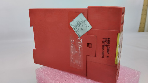 Allen Bradley 440r-l23047 Series A Relevador Seguridad (Usado)