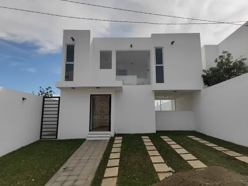 Casa En Venta En Fracc. Real De Oaxtepec A Estrenar Con Alberca Y Jardín, Escriturada.