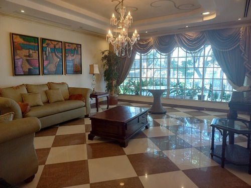 Imagen 5 de 21 de Venta De Espectacular Casa Familiar En Urbanización Los Ángeles