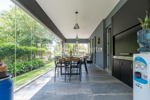 Venta Casa 4 Amb En Barrio Privado Casco De Alvarez.
