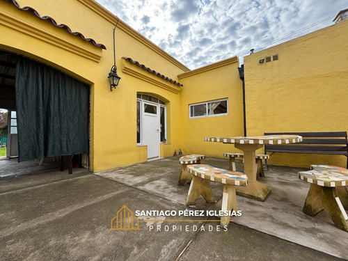 Casa Con Depto 2 Dormitorios Barrio Sarmiento Lujan