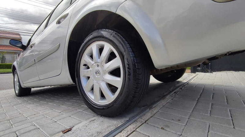 Imagem 6 de 15 de Renault Megane Sedan Dynamique 2.0 16v 4p 2011