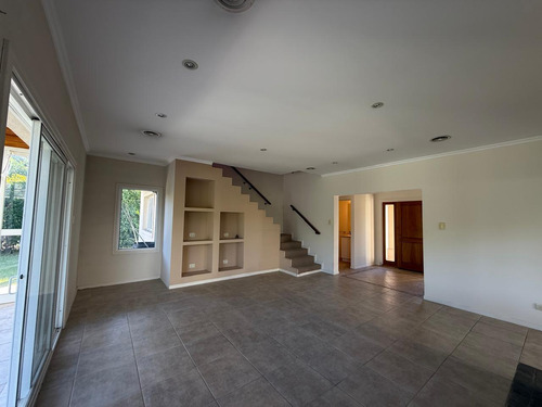 Casa En Venta 3 Dormitorios Barrio Los Jazmines Pilar Del Este Apta Credito